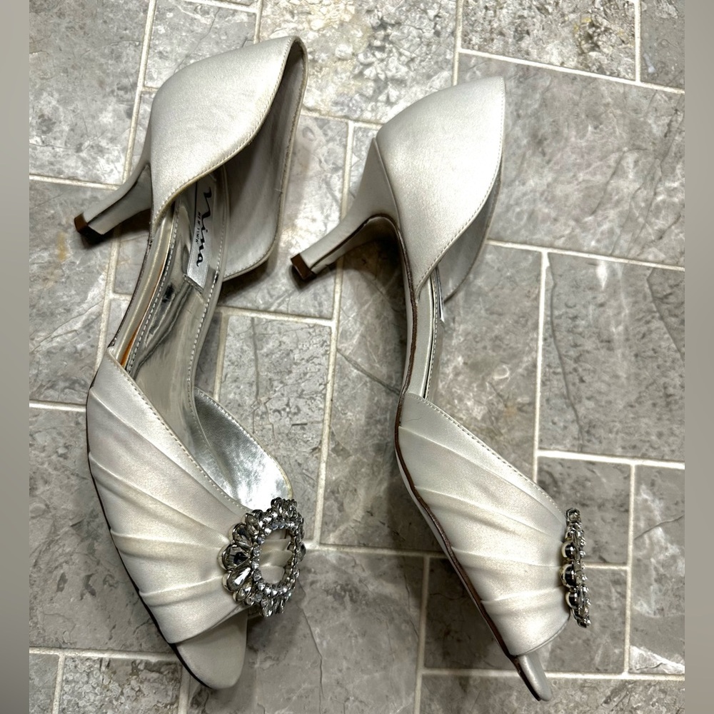 NWT Nina Ivory Classic Formal Stunner Sparkly Toe Peep Heels Sexy Chic 7 - Picture 11 of 15